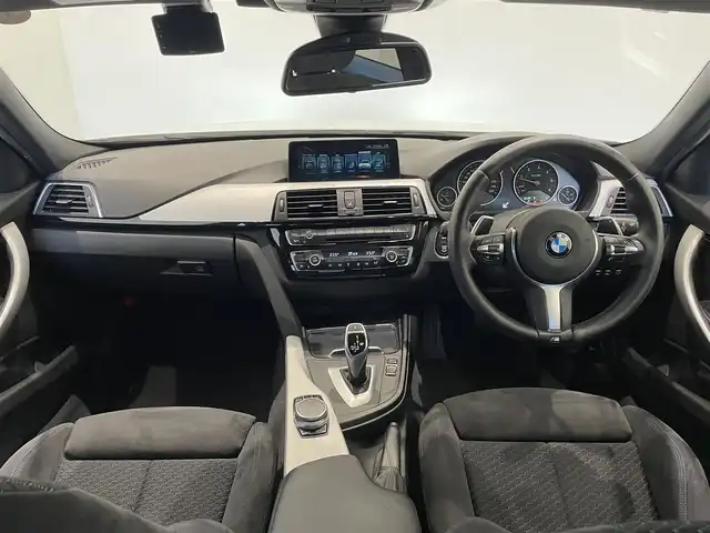 ＢＭＷ ３２０ｄ Mスポーツ 福岡県 2017(平29)年 6.6万km 白 ＡＣＣ／ＢＳＭ　/アンビエントライト　/純正ナビ　/Ｂカメラ　/Ｂｌｕｅｔｏｏｔｈ　/ＣＤ／ＤＶＤ　/パドルシフト　/後ソナー　/コンフォートアクセス　/純正ＯＰ１９インチＡＷ（ダブルスポーク・スタイリング７９１Ｍ）