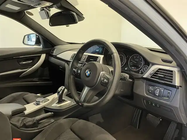 ＢＭＷ ３２０ｄ Mスポーツ 福岡県 2017(平29)年 6.6万km 白 ＡＣＣ／ＢＳＭ　/アンビエントライト　/純正ナビ　/Ｂカメラ　/Ｂｌｕｅｔｏｏｔｈ　/ＣＤ／ＤＶＤ　/パドルシフト　/後ソナー　/コンフォートアクセス　/純正ＯＰ１９インチＡＷ（ダブルスポーク・スタイリング７９１Ｍ）