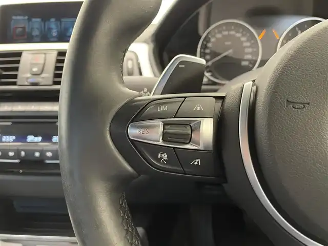 ＢＭＷ ３２０ｄ Mスポーツ 福岡県 2017(平29)年 6.6万km 白 ＡＣＣ／ＢＳＭ　/アンビエントライト　/純正ナビ　/Ｂカメラ　/Ｂｌｕｅｔｏｏｔｈ　/ＣＤ／ＤＶＤ　/パドルシフト　/後ソナー　/コンフォートアクセス　/純正ＯＰ１９インチＡＷ（ダブルスポーク・スタイリング７９１Ｍ）