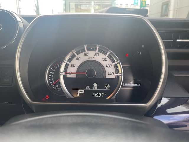 スズキ スペーシア カスタム HYBRID XS 青森県 2022(令4)年 1.5万km ピュアホワイトP ４ＷＤ/HV/社外ナビ（フルセグ/AM/FM）/両側パワースライドドア/リアサーキュレーター/D/N席シートヒーター/パーキングセンサー/コーナーセンサー/衝突軽減システム/横滑り防止装置/アイドリングストップ/165/55/15純正アルミホイール夏タイヤ/社外エンジンスターター/スペアキー/ＥＴＣ/保証書/取扱説明書