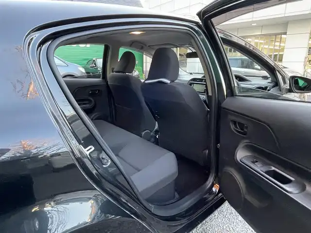 トヨタ アクア S スタイルブラック 東京都 2017(平29)年 1万km ブラックマイカ ワンオーナー/純正ナビ（NSZT-W66T）/・フルセグTV/Bluetooth/DVD/バックカメラ/純正ドライブレコーダー（DRT-H66A)/前後コーナーセンサー/レーンキープアシスト/オートライト/オートハイビーム/ETC2.0/スマートキー/スペアキー×1/保証書/取扱説明書