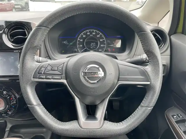 日産 ノート e－パワー メダリスト 千葉県 2016(平28)年 13.3万km オリーブグリーン