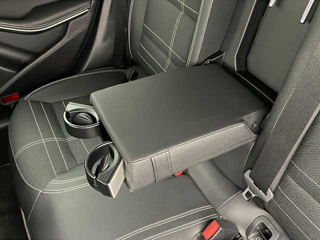 メルセデス・ベンツ ＣＬＡ１８０ 新潟県 2015(平27)年 3.4万km 白 ターボ/メーカー純正ナビ/(CD.DVD.SD再生.フルセグ.Bluetooth)/バックカメラ/CPA/車間追従クルーズコントロール/ブラインドスポットモニター/パドルシフト/革巻きステアリング/ステアリングリモコン/LEDオートライト/フォグランプ/コーナーセンサー/ドライブレコーダー/電子制御パーキングブレーキ/プッシュスタート/スマートキー×2/純正フロアマット