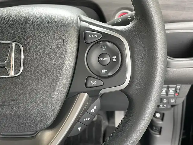ホンダ フリード G ホンダセンシング 大阪府 2020(令2)年 1.5万km クリスタルブラックパール ７インチ純正ナビ　VXM-204VFi/・フルセグTV/CD/DVD/Bluetooth/Honda　SENSING/・衝突軽減ブレーキ/・誤発進抑制機能/・歩行者事故低減ステアリング/・先行者発進お知らせ機能/・標識認識機能/・路外逸脱抑制機能/・アダプティブクルーズコントロール/・車線維持支援システム後方誤発進抑制機能/両側パワースライドドア/バックカメラ/前後純正ドライブレコーダー（ナビ連動タイプ）DRH-204VD/オートライト/ステアリングスイッチ/ビルドインETC/ドアバイザー/ハーフレザーシート/シートヒーター/スペアキー/取扱説明書/保証書/記録簿　R2/R3/R4/R6