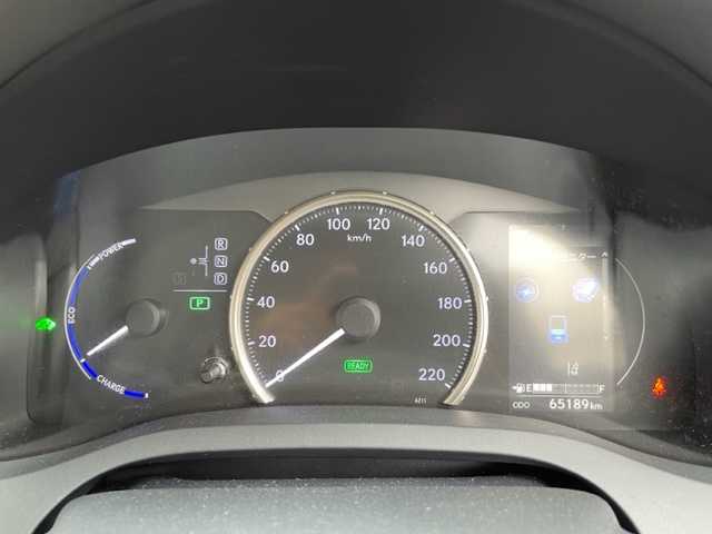 レクサス ＣＴ 200h バージョンC 神奈川県 2018(平30)年 6.6万km ソニッククォーツ 純正メモリーナビ/・DTV/CD/DVD/microSD/・SDREC/BT/USB/AUX		/バックカメラ/クリアランスソナー/前後ドライブレコーダー/ビルトインETC2.0	/フロントパワーシート		/フロントシートヒーター/Lexus Safety System＋/・プリクラッシュセーフティー/・レーンディパーチャーアラート/・オートマチックハイビーム		/・レーダークルーズコントロール	/純正LEDヘッドライト/フォグランプ/オートライト/純正16インチAW/プッシュEgスタート/ストップ/スマートキー		/ターンランプ付電動格納ドアミラー/サイド/カーテン/ニーエアバック			/純正フロアマット/取扱説明書/ナビ取扱説明書/新車時保証書