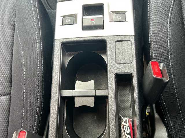 スバル レヴォーグ 1．6GT アイサイト 道央・札幌 2014(平26)年 9.9万km アイスシルバーメタリック (株)IDOMが運営する【じしゃロン札幌店】の自社ローン専用車両になりますこちらは現金またはオートローンご利用価格です。自社ローンご希望の方は別途その旨お申し付けください。/アイサイト/純正ナビ/　CD/DVD/BT/フルセグ/バックカメラ/レーダークルーズコントロール/ＬＥＤオートライト/18インチアルミホイール/パドルシフト/アイドリングストップ/ＥＴＣ