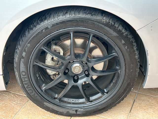 スバル レヴォーグ 1．6GT アイサイト 道央・札幌 2014(平26)年 9.9万km アイスシルバーメタリック (株)IDOMが運営する【じしゃロン札幌店】の自社ローン専用車両になりますこちらは現金またはオートローンご利用価格です。自社ローンご希望の方は別途その旨お申し付けください。/アイサイト/純正ナビ/　CD/DVD/BT/フルセグ/バックカメラ/レーダークルーズコントロール/ＬＥＤオートライト/18インチアルミホイール/パドルシフト/アイドリングストップ/ＥＴＣ