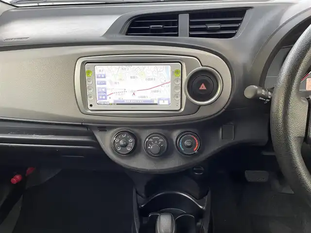 トヨタ ヴィッツ F 福岡県 2012(平24)年 10.3万km シルバーM 社外ナビ/（AM/FM/CD/DVD/SD/ワンセグTV）/ETC/電格ミラー/ドライブレコーダー前（SD無し）/純正フロアマット/スペアキー×１