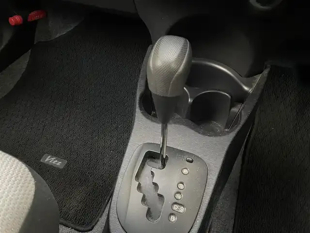 トヨタ ヴィッツ F 福岡県 2012(平24)年 10.3万km シルバーM 社外ナビ/（AM/FM/CD/DVD/SD/ワンセグTV）/ETC/電格ミラー/ドライブレコーダー前（SD無し）/純正フロアマット/スペアキー×１