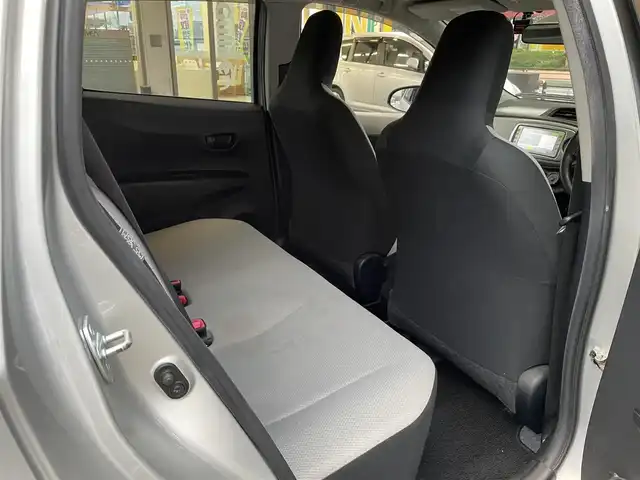 トヨタ ヴィッツ F 福岡県 2012(平24)年 10.3万km シルバーM 社外ナビ/（AM/FM/CD/DVD/SD/ワンセグTV）/ETC/電格ミラー/ドライブレコーダー前（SD無し）/純正フロアマット/スペアキー×１