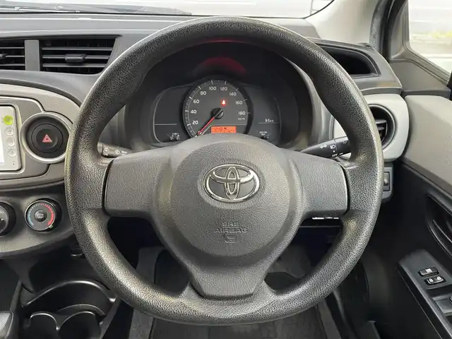 トヨタ ヴィッツ F 福岡県 2012(平24)年 10.3万km シルバーM 社外ナビ/（AM/FM/CD/DVD/SD/ワンセグTV）/ETC/電格ミラー/ドライブレコーダー前（SD無し）/純正フロアマット/スペアキー×１