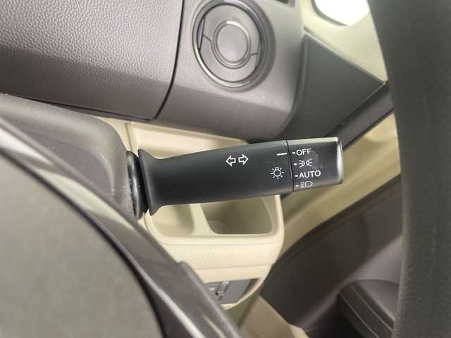 ホンダ Ｎ ＢＯＸ G L ホンダセンシング 埼玉県 2018(平30)年 4.9万km プレミアムアイボリーパール/ブラウン2トーン 社外ナビ　MDV-D565BT/（Bluetooth/CD/DVD/USB/AM/FM）/地デジフルセグ/バックカメラ/ETC/Honda SENSING/・衝突軽減ブレーキ/・アダプティブクルーズコントロール/・誤発進抑制機能/・歩行者事故低減ステアリング/・路外逸脱抑制機能/・オートハイビーム/・先行車発進お知らせ機能/・標識認識機能/片側パワースライドドア/プッシュスタート/ステアリングリモコン/ロールサンシェード/ウィンカーミラー