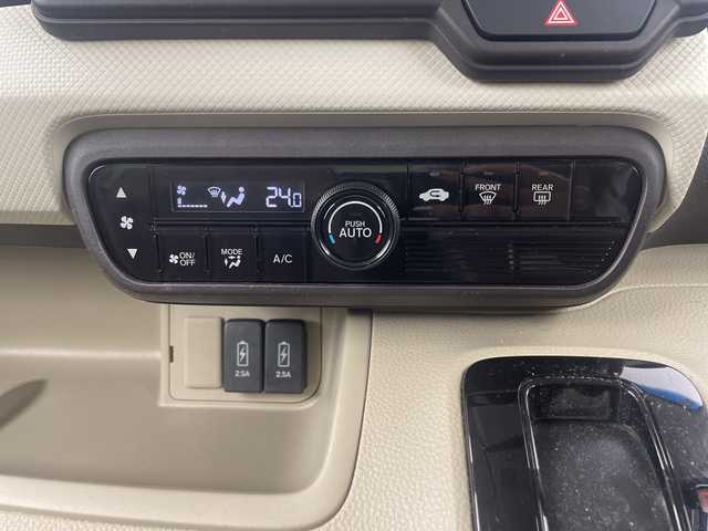 ホンダ Ｎ ＢＯＸ G L ホンダセンシング 埼玉県 2018(平30)年 4.9万km プレミアムアイボリーパール/ブラウン2トーン 社外ナビ　MDV-D565BT/（Bluetooth/CD/DVD/USB/AM/FM）/地デジフルセグ/バックカメラ/ETC/Honda SENSING/・衝突軽減ブレーキ/・アダプティブクルーズコントロール/・誤発進抑制機能/・歩行者事故低減ステアリング/・路外逸脱抑制機能/・オートハイビーム/・先行車発進お知らせ機能/・標識認識機能/片側パワースライドドア/プッシュスタート/ステアリングリモコン/ロールサンシェード/ウィンカーミラー