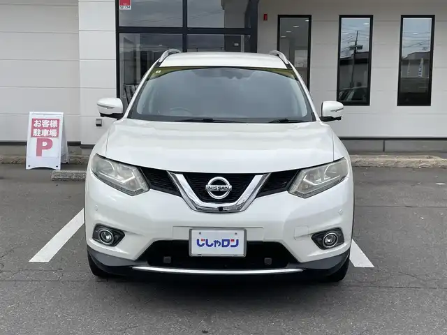日産 エクストレイル 20X エマージェンシーブレーキ 青森県 2016(平28)年 11.1万km ブリリアントホワイトパール (株)IDOMが運営する【じしゃロン青森店】の自社ローン専用車両になりますこちらは現金、またはオートローンご利用時の価格です。自社ローンご希望の方は別途その旨お申付け下さい。/４ＷＤ/純正SDナビ/　AM/FM/CD/BT/USB/AUX/フルセグＴＶ/全方位カメラ/ビルトインETC/衝突被害軽減ブレーキ/クルーズコントロール/アイドリングストップ/ＥＣＯモード/ダウンヒルアシストコントロール/合皮シート/シートヒーター /ステアリングスイッチ/コーナーセンサー/スマートキー/プッシュスタート/LEDヘッドライト/オートライト/フォグランプ/ドアバイザー/純正17インチアルミホイール装着
