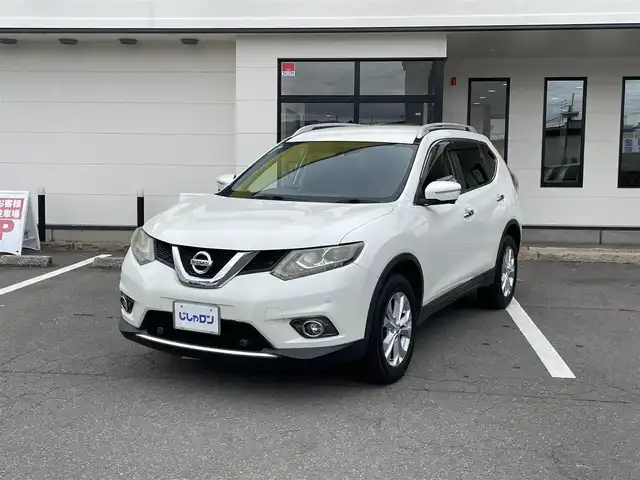 日産 エクストレイル 20X エマージェンシーブレーキ 青森県 2016(平28)年 11.1万km ブリリアントホワイトパール (株)IDOMが運営する【じしゃロン青森店】の自社ローン専用車両になりますこちらは現金、またはオートローンご利用時の価格です。自社ローンご希望の方は別途その旨お申付け下さい。/４ＷＤ/純正SDナビ/　AM/FM/CD/BT/USB/AUX/フルセグＴＶ/全方位カメラ/ビルトインETC/衝突被害軽減ブレーキ/クルーズコントロール/アイドリングストップ/ＥＣＯモード/ダウンヒルアシストコントロール/合皮シート/シートヒーター /ステアリングスイッチ/コーナーセンサー/スマートキー/プッシュスタート/LEDヘッドライト/オートライト/フォグランプ/ドアバイザー/純正17インチアルミホイール装着