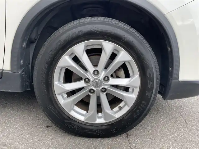 日産 エクストレイル 20X エマージェンシーブレーキ 青森県 2016(平28)年 11.1万km ブリリアントホワイトパール (株)IDOMが運営する【じしゃロン青森店】の自社ローン専用車両になりますこちらは現金、またはオートローンご利用時の価格です。自社ローンご希望の方は別途その旨お申付け下さい。/４ＷＤ/純正SDナビ/　AM/FM/CD/BT/USB/AUX/フルセグＴＶ/全方位カメラ/ビルトインETC/衝突被害軽減ブレーキ/クルーズコントロール/アイドリングストップ/ＥＣＯモード/ダウンヒルアシストコントロール/合皮シート/シートヒーター /ステアリングスイッチ/コーナーセンサー/スマートキー/プッシュスタート/LEDヘッドライト/オートライト/フォグランプ/ドアバイザー/純正17インチアルミホイール装着