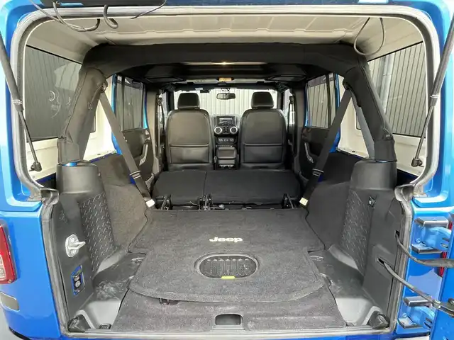 クライスラー・ジープ ジープ ラングラー 青森県 2016(平28)年 3.5万km 青 社外ナビ/(フルセグTV/CD/DVD/Bluetooth)/ALPINEスピーカー/バックカメラ/ETC/前後ドライブレコーダー/前席シートヒーター/クルーズコントロール/純正フロアマット/純正アルミホイール/横滑り防止装置/ダウンヒルアシスト/4WD/寒冷地仕様車/オートライト/LEDヘッドライト/レザーシート