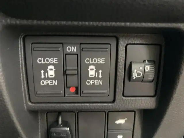 ホンダ ステップワゴン スパーダ eHEV 福岡県 2022(令4)年 4.5万km トワイライトミストブラックパール ワンオーナー/無限グリル/純正11.4インチナビ/（AM/FM/DISC/SD/SDREC/BT/フルセグ）/AppleCarPlay/AndroidAuto/Bカメラ/レーダークルーズコントロール/両側パワースライドドア/電動リアゲート/LEDヘッドライト/オートライト/ハーフレザーシート/オットマン/DN席シートヒーター/純正16インチAW/ステアリングスイッチ/ハンドルアシスト/サンシェード/BSM/横滑り防止装置/コーナーセンサー/レーンキープアシスト/盗難防止装置/衝突被害軽減システム/アイドリングストップ/ドライブレコーダー/スマートキー/ETC/保証書/取扱説明書