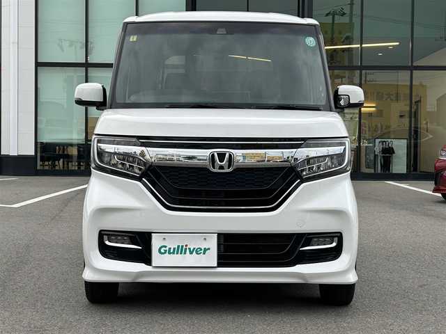 ホンダ Ｎ ＢＯＸ カスタム G L ホンダセンシング 愛媛県 2019(平31)年 5.8万km プラチナホワイトパール 登録時走行距離：57429Km/ディーラーOP純正メモリナビ/フルセグTV/Bluetooth/CD/DVD/AM/FM/ビルトインETC/後コーナーセンサー/スマートキー/スペアキー/ベンチシート/両側パワスラ/横滑り防止装置/衝突軽減システム/レーンキープアシスト/LEDヘッドライト/オートライト/フォグランプ/エンジンスタートボタン/スマートキー/スペアキー/純正アルミホイール/純正フロアマット/サンシェード