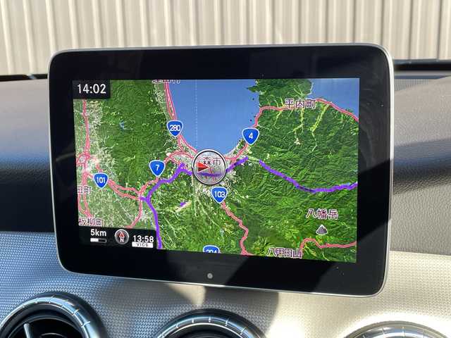 メルセデス・ベンツ ＣＬＡ２２０ 4MATIC 青森県 2018(平30)年 3.2万km コスモスブラック 純正メモリナビ/(フルセグTV/CD/DVD/Bluetooth)/harman/kardonスピーカー/追従クルーズコントロール/ブラインドスポットモニター/バックカメラ/ドライブレコーダー/前席メモリー付きパワーシート/前席シートヒーター/サンルーフ/前後コーナーセンサー/電動リアゲート/レーンキープアシスト/衝突軽減システム/純正アルミホイール/純正フロアマット/ETC/4WD/スマートキー/レザーシート