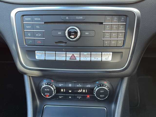 メルセデス・ベンツ ＣＬＡ２２０ 4MATIC 青森県 2018(平30)年 3.2万km コスモスブラック 純正メモリナビ/(フルセグTV/CD/DVD/Bluetooth)/harman/kardonスピーカー/追従クルーズコントロール/ブラインドスポットモニター/バックカメラ/ドライブレコーダー/前席メモリー付きパワーシート/前席シートヒーター/サンルーフ/前後コーナーセンサー/電動リアゲート/レーンキープアシスト/衝突軽減システム/純正アルミホイール/純正フロアマット/ETC/4WD/スマートキー/レザーシート