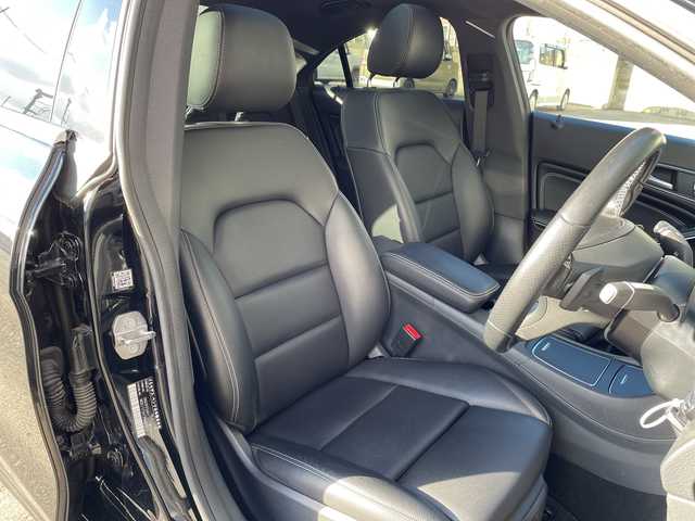 メルセデス・ベンツ ＣＬＡ２２０ 4MATIC 青森県 2018(平30)年 3.2万km コスモスブラック 純正メモリナビ/(フルセグTV/CD/DVD/Bluetooth)/harman/kardonスピーカー/追従クルーズコントロール/ブラインドスポットモニター/バックカメラ/ドライブレコーダー/前席メモリー付きパワーシート/前席シートヒーター/サンルーフ/前後コーナーセンサー/電動リアゲート/レーンキープアシスト/衝突軽減システム/純正アルミホイール/純正フロアマット/ETC/4WD/スマートキー/レザーシート