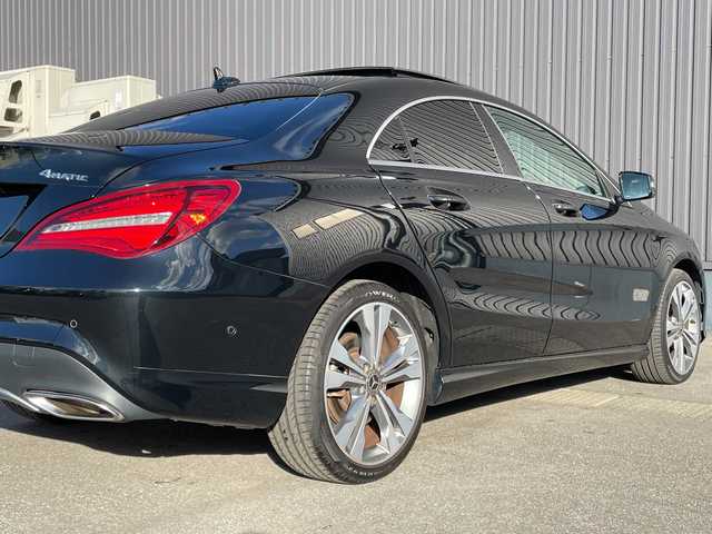 メルセデス・ベンツ ＣＬＡ２２０ 4MATIC 青森県 2018(平30)年 3.2万km コスモスブラック 純正メモリナビ/(フルセグTV/CD/DVD/Bluetooth)/harman/kardonスピーカー/追従クルーズコントロール/ブラインドスポットモニター/バックカメラ/ドライブレコーダー/前席メモリー付きパワーシート/前席シートヒーター/サンルーフ/前後コーナーセンサー/電動リアゲート/レーンキープアシスト/衝突軽減システム/純正アルミホイール/純正フロアマット/ETC/4WD/スマートキー/レザーシート