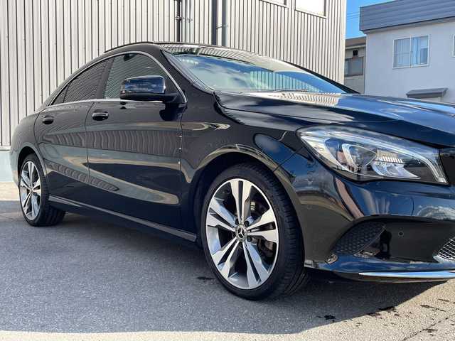 メルセデス・ベンツ ＣＬＡ２２０ 4MATIC 青森県 2018(平30)年 3.2万km コスモスブラック 純正メモリナビ/(フルセグTV/CD/DVD/Bluetooth)/harman/kardonスピーカー/追従クルーズコントロール/ブラインドスポットモニター/バックカメラ/ドライブレコーダー/前席メモリー付きパワーシート/前席シートヒーター/サンルーフ/前後コーナーセンサー/電動リアゲート/レーンキープアシスト/衝突軽減システム/純正アルミホイール/純正フロアマット/ETC/4WD/スマートキー/レザーシート