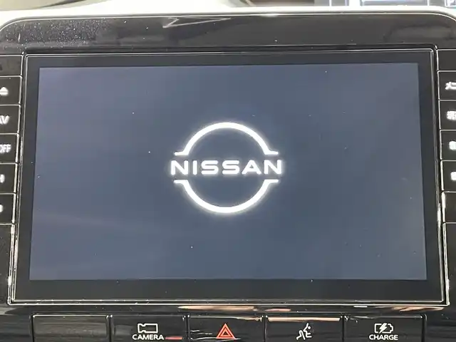 日産 セレナ e－パワー ハイウェイスター V 愛知県 2020(令2)年 6万km ブリリアントシルバー 純正ナビ/プロパイロット/衝突軽減ブレーキ/両側パワースライドドア/アラウンドビューモニター/ビルトインETC/バックカメラ/コーナーセンサー/レーンキープアシスト/パーキングアシスト/プッシュスタート/スマートキー/純正フロアマット/純正15インチアルミホイール/オートライト