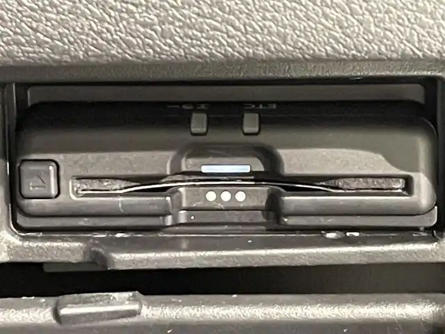 日産 セレナ e－パワー ハイウェイスター V 愛知県 2020(令2)年 6万km ブリリアントシルバー 純正ナビ/プロパイロット/衝突軽減ブレーキ/両側パワースライドドア/アラウンドビューモニター/ビルトインETC/バックカメラ/コーナーセンサー/レーンキープアシスト/パーキングアシスト/プッシュスタート/スマートキー/純正フロアマット/純正15インチアルミホイール/オートライト