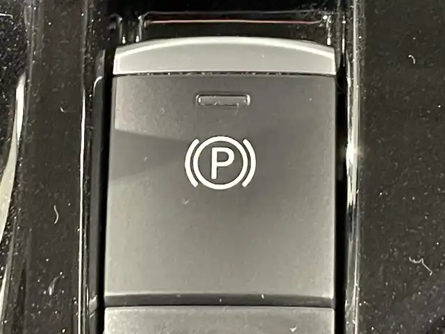 日産 セレナ e－パワー ハイウェイスター V 愛知県 2020(令2)年 6万km ブリリアントシルバー 純正ナビ/プロパイロット/衝突軽減ブレーキ/両側パワースライドドア/アラウンドビューモニター/ビルトインETC/バックカメラ/コーナーセンサー/レーンキープアシスト/パーキングアシスト/プッシュスタート/スマートキー/純正フロアマット/純正15インチアルミホイール/オートライト