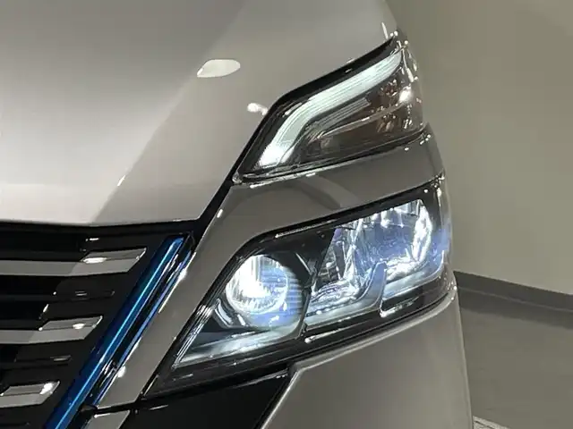 日産 セレナ e－パワー ハイウェイスター V 愛知県 2020(令2)年 6万km ブリリアントシルバー 純正ナビ/プロパイロット/衝突軽減ブレーキ/両側パワースライドドア/アラウンドビューモニター/ビルトインETC/バックカメラ/コーナーセンサー/レーンキープアシスト/パーキングアシスト/プッシュスタート/スマートキー/純正フロアマット/純正15インチアルミホイール/オートライト