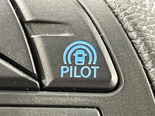 日産 セレナ e－パワー ハイウェイスター V 愛知県 2020(令2)年 6万km ブリリアントシルバー 純正ナビ/プロパイロット/衝突軽減ブレーキ/両側パワースライドドア/アラウンドビューモニター/ビルトインETC/バックカメラ/コーナーセンサー/レーンキープアシスト/パーキングアシスト/プッシュスタート/スマートキー/純正フロアマット/純正15インチアルミホイール/オートライト