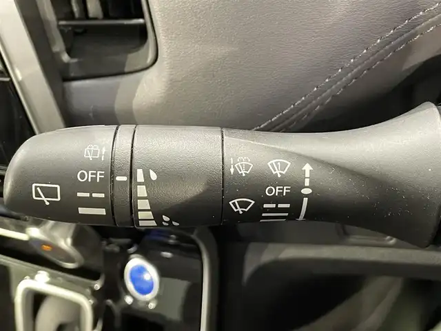 日産 セレナ e－パワー ハイウェイスター V 愛知県 2020(令2)年 6万km ブリリアントシルバー 純正ナビ/プロパイロット/衝突軽減ブレーキ/両側パワースライドドア/アラウンドビューモニター/ビルトインETC/バックカメラ/コーナーセンサー/レーンキープアシスト/パーキングアシスト/プッシュスタート/スマートキー/純正フロアマット/純正15インチアルミホイール/オートライト