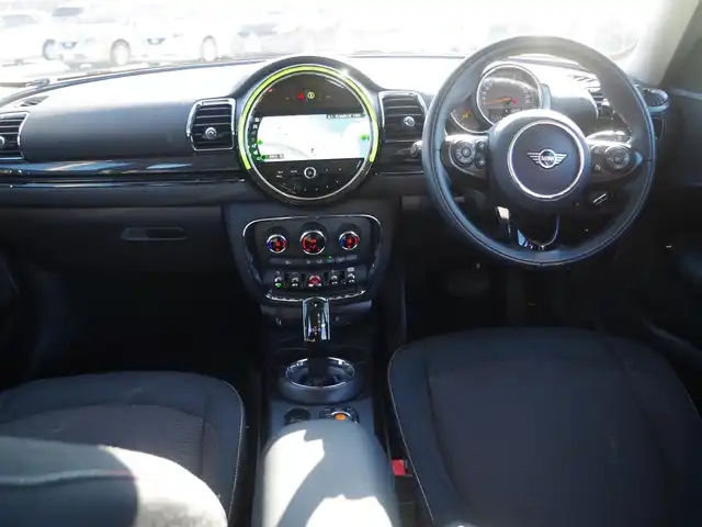 ＭＩＮＩ ＢＭＷ ミニ クラブマン クーパー 熊本県 2021(令3)年 2.8万km ムーンウォークグレーメタリック インテリジェントセーフティ/クルーズコントロール/アイドリングストップ/純正HDDナビ/【Bluetooth接続】/バックカメラ/ミラー内蔵ETC/LEDヘッドライト/革巻きステアリング/コーナーセンサー/純正17インチアルミホイル/コンフォートアクセス