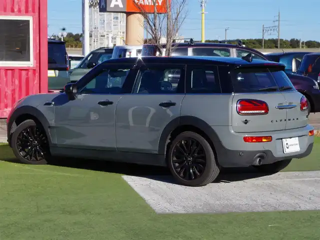 ＭＩＮＩ ＢＭＷ ミニ クラブマン クーパー 熊本県 2021(令3)年 2.8万km ムーンウォークグレーメタリック インテリジェントセーフティ/クルーズコントロール/アイドリングストップ/純正HDDナビ/【Bluetooth接続】/バックカメラ/ミラー内蔵ETC/LEDヘッドライト/革巻きステアリング/コーナーセンサー/純正17インチアルミホイル/コンフォートアクセス