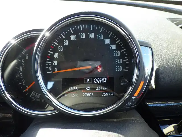ＭＩＮＩ ＢＭＷ ミニ クラブマン クーパー 熊本県 2021(令3)年 2.8万km ムーンウォークグレーメタリック インテリジェントセーフティ/クルーズコントロール/アイドリングストップ/純正HDDナビ/【Bluetooth接続】/バックカメラ/ミラー内蔵ETC/LEDヘッドライト/革巻きステアリング/コーナーセンサー/純正17インチアルミホイル/コンフォートアクセス
