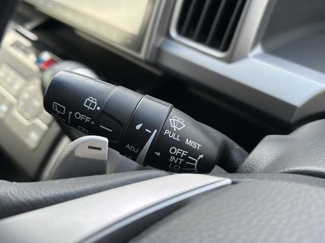 ホンダ ステップワゴン スパーダ Z クールスピリット 千葉県 2015(平27)年 9.3万km ホワイトオーキッドパール ナビ　ＶＸＭ－１５５ＶＦＮｉ　バックカメラ　フルセグＴＶ　ETC 両側パワースライドドア ３列シート　８人乗り マット　ＭＴモード付ＡＴ　クルーズコントロール　横滑り防止　エアロパーツ　純正１７ＡＷ