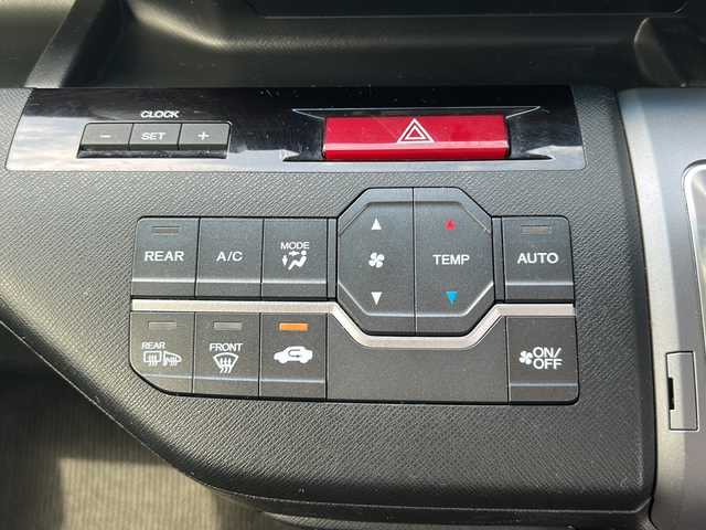 ホンダ ステップワゴン スパーダ Z クールスピリット 千葉県 2015(平27)年 9.3万km ホワイトオーキッドパール ナビ　ＶＸＭ－１５５ＶＦＮｉ　バックカメラ　フルセグＴＶ　ETC 両側パワースライドドア ３列シート　８人乗り マット　ＭＴモード付ＡＴ　クルーズコントロール　横滑り防止　エアロパーツ　純正１７ＡＷ