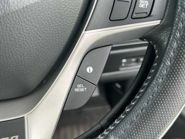 ホンダ ステップワゴン スパーダ Z クールスピリット 千葉県 2015(平27)年 9.3万km ホワイトオーキッドパール ナビ　ＶＸＭ－１５５ＶＦＮｉ　バックカメラ　フルセグＴＶ　ETC 両側パワースライドドア ３列シート　８人乗り マット　ＭＴモード付ＡＴ　クルーズコントロール　横滑り防止　エアロパーツ　純正１７ＡＷ