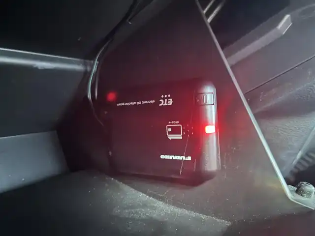 スズキ スペーシア ギア HYBRID XZ 鹿児島県 2020(令2)年 7.1万km フェニックスレッドパール/ガンメタリック2トーンルーフ 7インチナビ（CN-RE07WD）/バックカメラ/前後ドライブレコーダー（DRV-MR450）/ETC/両側パワースライドドア/フルセグTV/レーダークルーズコントロール/レーンキープアシスト/LEDヘッドライト/フォグライト/オートライト/オートマチックハイビーム/前席シートヒーター/社外フロアマット/ドアバイザー/純正アルミホイール