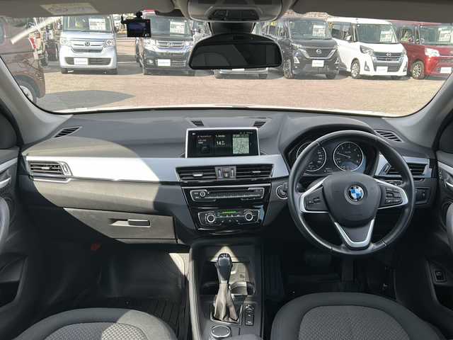 ＢＭＷ Ｘ１ xDrive 18d xライン 富山県 2017(平29)年 6万km ミネラルホワイト 純正ナビ/Bluetooth、USB、DVD、CD/バックカメラ/ドライブレコーダー/純正フロアマット/パーキングアシスト/レーンアシスト/オートライト/LEDヘッドライト/カーテンエアバッグ/アイドリングストップ/プッシュスタート/衝突軽減システム/保証書/取扱説明書/記録簿/スペアキー