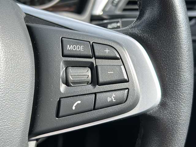 ＢＭＷ Ｘ１ xDrive 18d xライン 富山県 2017(平29)年 6万km ミネラルホワイト 純正ナビ/Bluetooth、USB、DVD、CD/バックカメラ/ドライブレコーダー/純正フロアマット/パーキングアシスト/レーンアシスト/オートライト/LEDヘッドライト/カーテンエアバッグ/アイドリングストップ/プッシュスタート/衝突軽減システム/保証書/取扱説明書/記録簿/スペアキー
