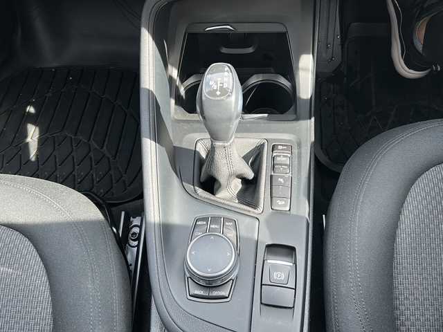 ＢＭＷ Ｘ１ xDrive 18d xライン 富山県 2017(平29)年 6万km ミネラルホワイト 純正ナビ/Bluetooth、USB、DVD、CD/バックカメラ/ドライブレコーダー/純正フロアマット/パーキングアシスト/レーンアシスト/オートライト/LEDヘッドライト/カーテンエアバッグ/アイドリングストップ/プッシュスタート/衝突軽減システム/保証書/取扱説明書/記録簿/スペアキー