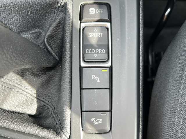 ＢＭＷ Ｘ１ xDrive 18d xライン 富山県 2017(平29)年 6万km ミネラルホワイト 純正ナビ/Bluetooth、USB、DVD、CD/バックカメラ/ドライブレコーダー/純正フロアマット/パーキングアシスト/レーンアシスト/オートライト/LEDヘッドライト/カーテンエアバッグ/アイドリングストップ/プッシュスタート/衝突軽減システム/保証書/取扱説明書/記録簿/スペアキー
