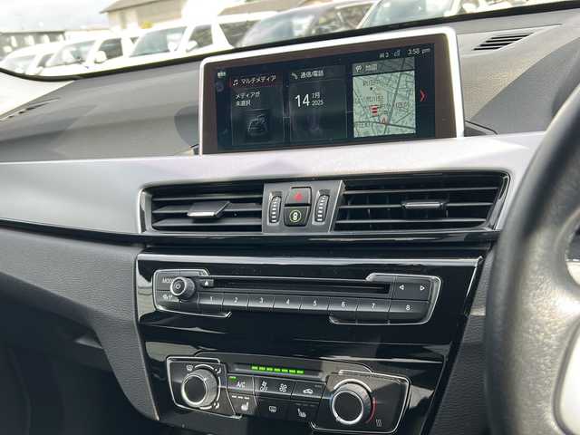 ＢＭＷ Ｘ１ xDrive 18d xライン 富山県 2017(平29)年 6万km ミネラルホワイト 純正ナビ/Bluetooth、USB、DVD、CD/バックカメラ/ドライブレコーダー/純正フロアマット/パーキングアシスト/レーンアシスト/オートライト/LEDヘッドライト/カーテンエアバッグ/アイドリングストップ/プッシュスタート/衝突軽減システム/保証書/取扱説明書/記録簿/スペアキー