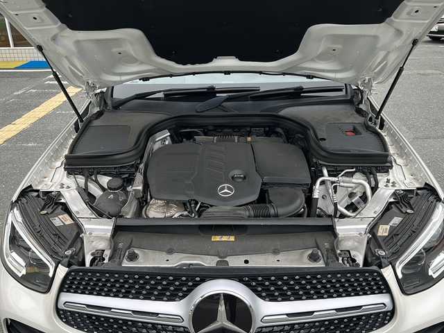メルセデス・ベンツ ＧＬＣ２２０ d 4マチック クーペ AMGライン 大阪府 2020(令2)年 3万km ダイヤモンドホワイト ロータリースイッチ/エアサスペンション/パドルシフト/アダプティブブレーキホールド/フットトランクオープン/AIRBODYCONTROLサスペンション/AMG5ツインスポーク/マルチビームLEDヘッドライト/ヘッドアップディスプレイ/Burmesterサラウンドシステムスピーカー/オートクルーズコントロール/ブラインドスポットモニター/360°カメラシステム/前席・後席シートヒーター/本革巻きステアリング/LEDリアフォグランプ/電動ランバーサポート/ワンタッチパワーウィンドウ/ドライブレコーダー/ETC/純正ナビ