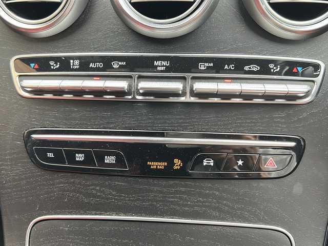 メルセデス・ベンツ ＧＬＣ２２０ d 4マチック クーペ AMGライン 大阪府 2020(令2)年 3万km ダイヤモンドホワイト ロータリースイッチ/エアサスペンション/パドルシフト/アダプティブブレーキホールド/フットトランクオープン/AIRBODYCONTROLサスペンション/AMG5ツインスポーク/マルチビームLEDヘッドライト/ヘッドアップディスプレイ/Burmesterサラウンドシステムスピーカー/オートクルーズコントロール/ブラインドスポットモニター/360°カメラシステム/前席・後席シートヒーター/本革巻きステアリング/LEDリアフォグランプ/電動ランバーサポート/ワンタッチパワーウィンドウ/ドライブレコーダー/ETC/純正ナビ