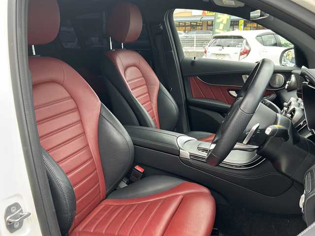メルセデス・ベンツ ＧＬＣ２２０ d 4マチック クーペ AMGライン 大阪府 2020(令2)年 3万km ダイヤモンドホワイト ロータリースイッチ/エアサスペンション/パドルシフト/アダプティブブレーキホールド/フットトランクオープン/AIRBODYCONTROLサスペンション/AMG5ツインスポーク/マルチビームLEDヘッドライト/ヘッドアップディスプレイ/Burmesterサラウンドシステムスピーカー/オートクルーズコントロール/ブラインドスポットモニター/360°カメラシステム/前席・後席シートヒーター/本革巻きステアリング/LEDリアフォグランプ/電動ランバーサポート/ワンタッチパワーウィンドウ/ドライブレコーダー/ETC/純正ナビ