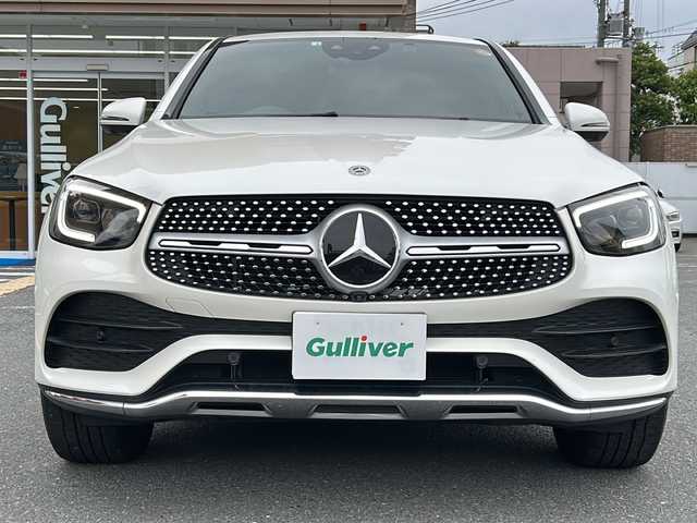 メルセデス・ベンツ ＧＬＣ２２０ d 4マチック クーペ AMGライン 大阪府 2020(令2)年 3万km ダイヤモンドホワイト ロータリースイッチ/エアサスペンション/パドルシフト/アダプティブブレーキホールド/フットトランクオープン/AIRBODYCONTROLサスペンション/AMG5ツインスポーク/マルチビームLEDヘッドライト/ヘッドアップディスプレイ/Burmesterサラウンドシステムスピーカー/オートクルーズコントロール/ブラインドスポットモニター/360°カメラシステム/前席・後席シートヒーター/本革巻きステアリング/LEDリアフォグランプ/電動ランバーサポート/ワンタッチパワーウィンドウ/ドライブレコーダー/ETC/純正ナビ